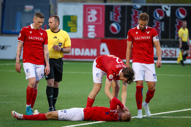 Valsmenn eru með sex stig eftir fimm leiki.