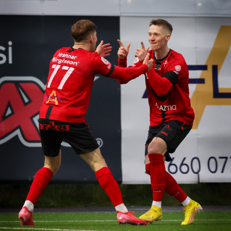 Aron Jóhanns leggur skóna á hilluna