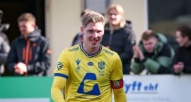 Adam Árni fær leyfi til að ræða við önnur félög