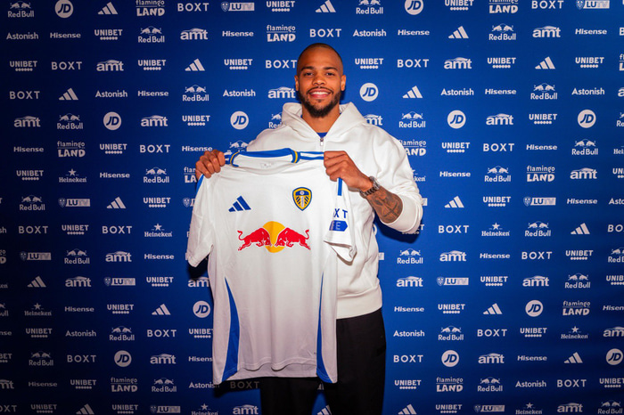 Lukas Nmecha kom á frjálsri sölu frá Wolfsburg.