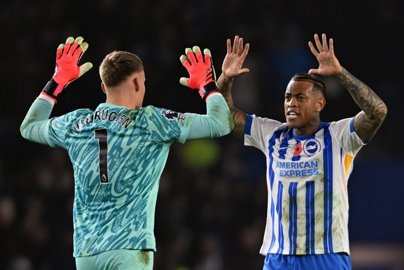 <b>Markvörður: Bart Verbruggen (Brighton)</b> - Var feiknasterkur í 1-1 jafntefli Brighton gegn West Ham. Átti fjórar, ef ekki fimm frábærar vörslur og hélt sínum mönnum inn í leiknum.