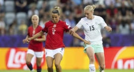 EM kvenna: Ísland skoraði þrjú en þriðja tapið...