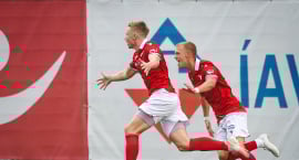 Besta deildin: Valsmenn einir á toppnum - Dramatík á...