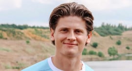Samdi við Þrótt en nýtti sér ákvæði og hélt...