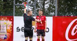 „Auðvitað er þetta galið og hann veit það...