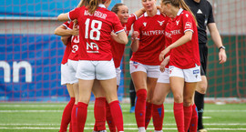 Ísland í dag - Valur spilar við Fram