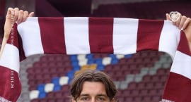 Tómas Bent kynntur hjá Hearts - „Hlakka til að vinna...