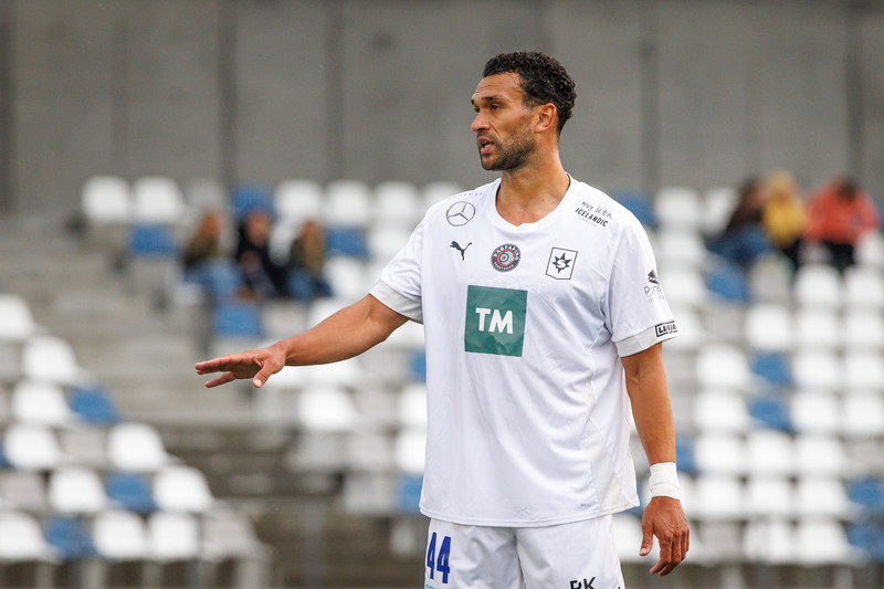 Stjarnan hefur sótt tvo leikmenn frá Sierra Leóne. Steven Caulker er fyrrum landsliðsfyrirliði Síerra Leóne.