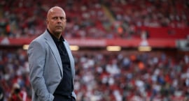 Varnarmaður Bournemouth sló boltann en ekkert dæmt -...