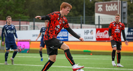 Valur að kaupa Tuma Fannar