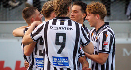 Ísland í dag - Spenna í toppbaráttunum