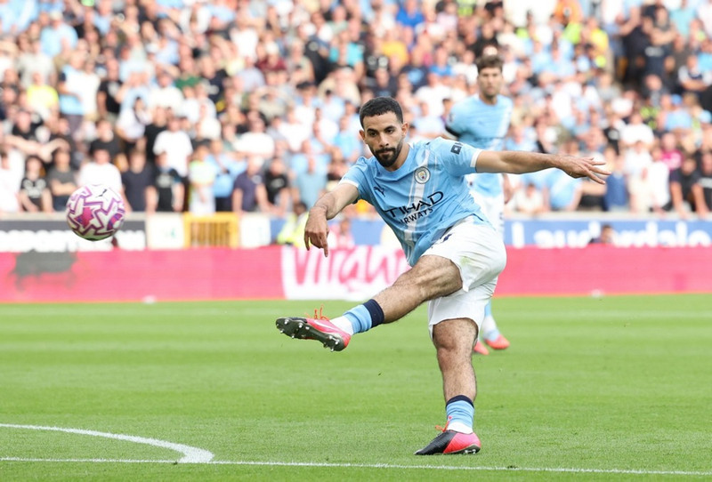 <b>Varnarmaður: Rayan Ait-Nouri (Manchester City)</b> - Er að finna sig betur hjá City. Frábær stoðsending.