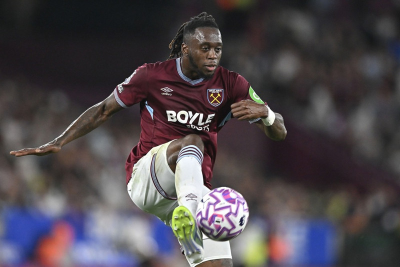 Everton undirbýr tilboð í Wan-Bissaka