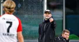 Venni: Ég get ekkert farið að sparka í ruslatunnur...