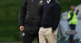 Arnar spenntur fyrir því að stýra landsliði úr...