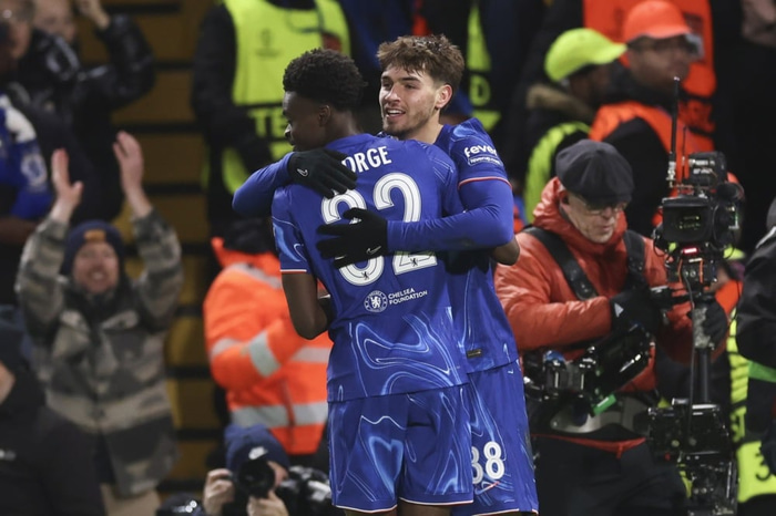 Guiu komst í sögubækurnar þegar hann skoraði gegn Ajax.
