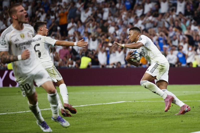 Mbappe er í liðinu.