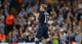 Stutt gaman hjá De Bruyne í endurkomunni á Etihad