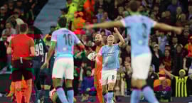 Meistaradeildin: Ótrúlegir yfirburðir Man City -...
