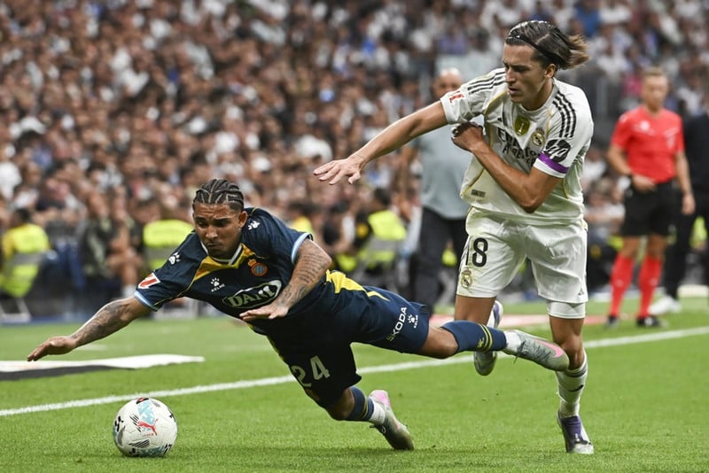 Carreras í leik með Real Madrid.