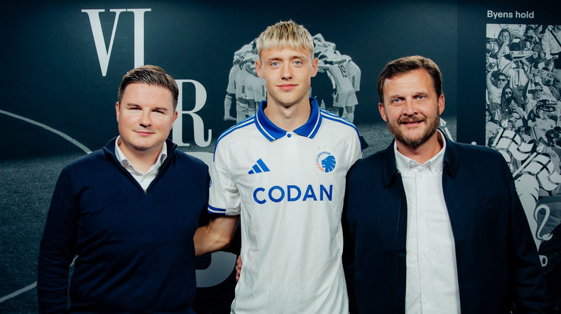 Hann var þá færður upp í aðalliðið.