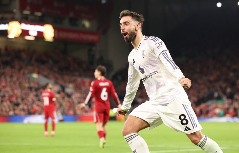 <b>Miðjumaður: Bruno Fernandes (Manchester United)</b> - Ekki hægt að horfa framhjá Bruno, sem skoraði tvö mörk og lagði upp annað í öruggum sigri United á botnliði Úlfanna.