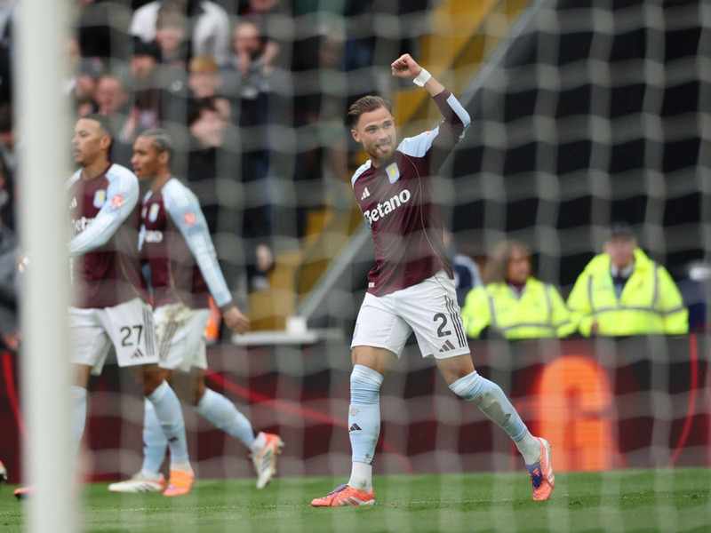 <b>Varnarmaður: Matty Cash (Aston Villa)</b> - Skoraði frábært mark og varðist vel í fræknum sigri Villa-manna á Arsenal. Flestir héldu að Lundúnarliðið myndi stinga af en Aston Villa sögðu ekki á okkar vakt.