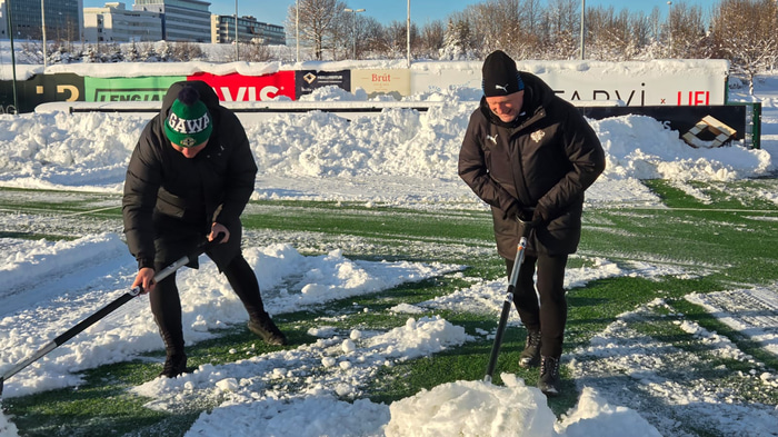 Conrad Kirkwood formaður norðurírska sambandsins og Þorvaldur Örlygsson formaður KSÍ.