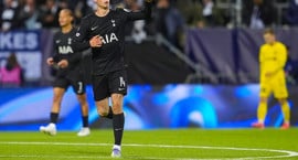 England: Gray hetja Tottenham - Tvö mörk dæmd af...