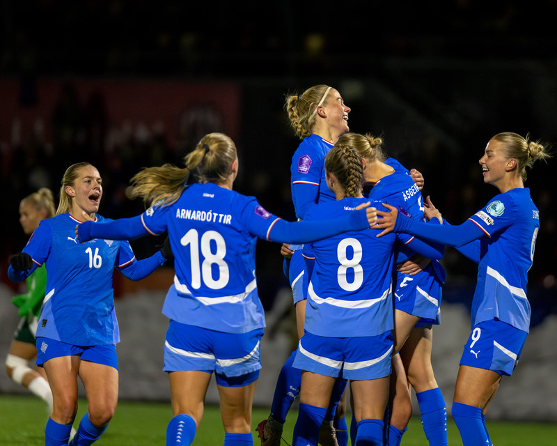 Ísland spilar við Evrópumeistara Englendinga