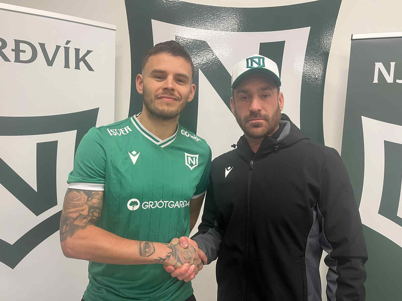 Davíð Smári Lamude samdi við Njarðvík snemma í nóvember og í kjölfarið kom Eiður Aron Sigurbjörnsson til félagsins.