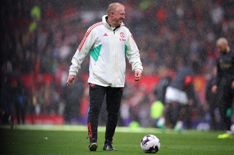 McClaren var aðstoðarstjóri Manchester United.