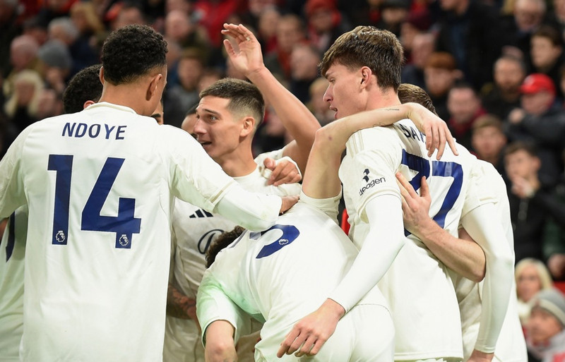 Nottingham Forest skoraði þrjú á Anfield