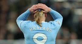 England: Arsenal getur náð átta stiga forystu -...