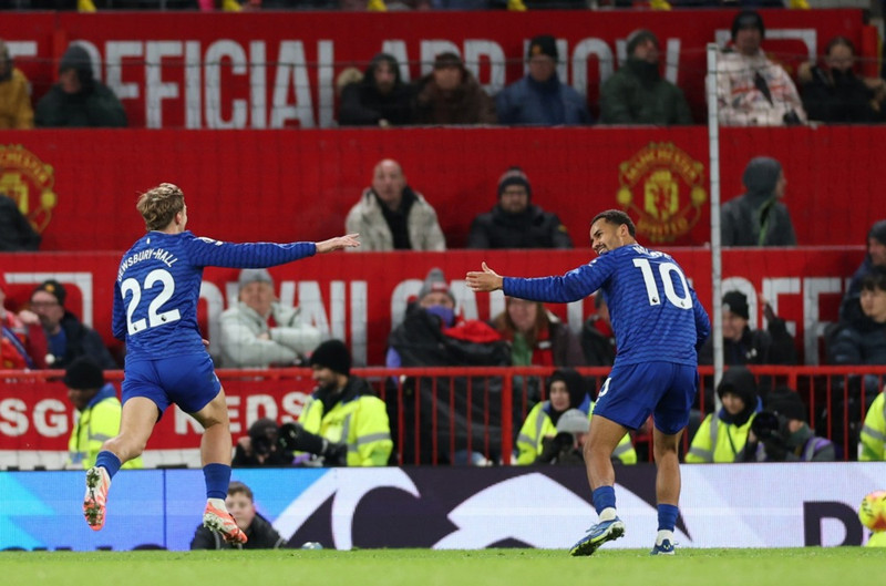 England: Man Utd tapaði gegn tíu leikmönnum Everton