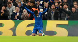 England: Chelsea skoraði þrjú og Wharton sá rautt -...