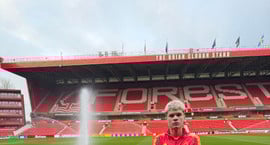 Skrifaði undir hjá HK og fór á reynslu til Forest