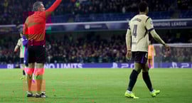 Fær frí eftir rauða spjaldið á Stamford Bridge