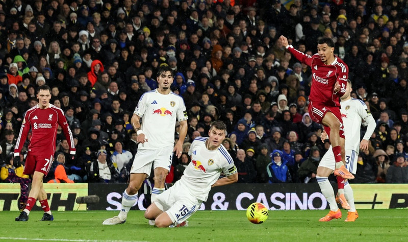 <b>Sóknarmaður: Hugo Ekitike (Liverpool)</b> - Þrátt fyrir að Liverpool liðið sé í dimmum dal þá steig Ekitike upp. Skoraði tvö mörk á tveimur mínútum í sex marka jafntefli Liverpool og Leeds.