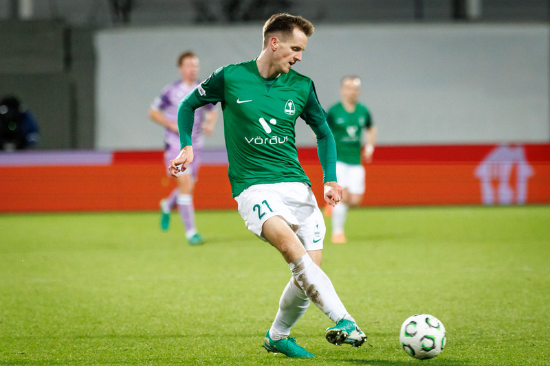Blikar spila á glænýju grasi í kvöld - Hrósar KSÍ