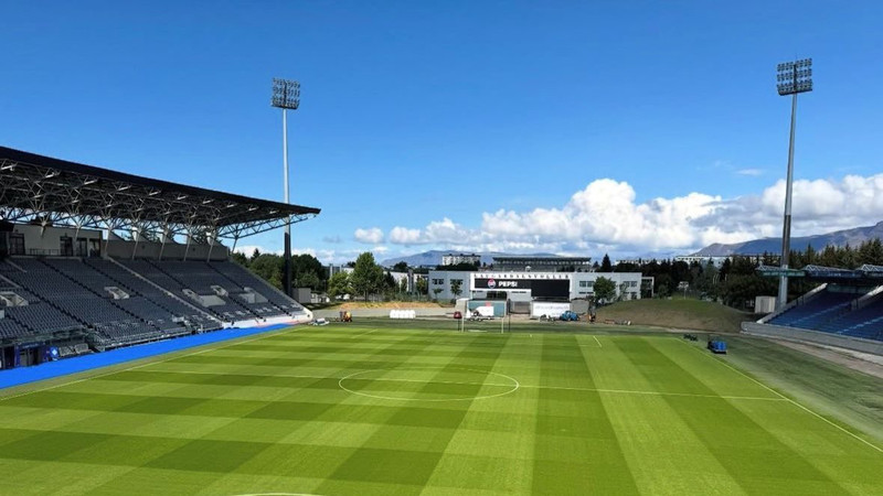 Laugardalsvöllur í sumar.