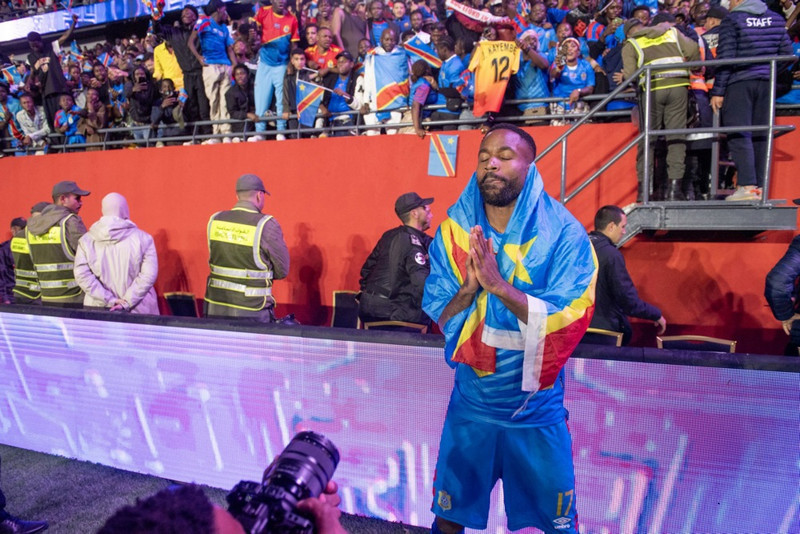 Sóknarmaðurinn Cedric Bakambu.