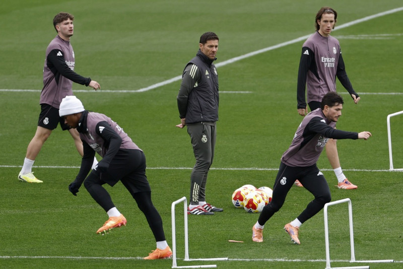 Xabi Alonso á æfingasvæði Real Madrid.