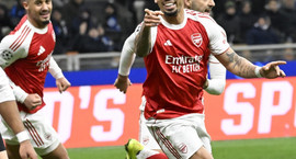 Jesus með tár í augunum eftir að hafa skorað tvö á...