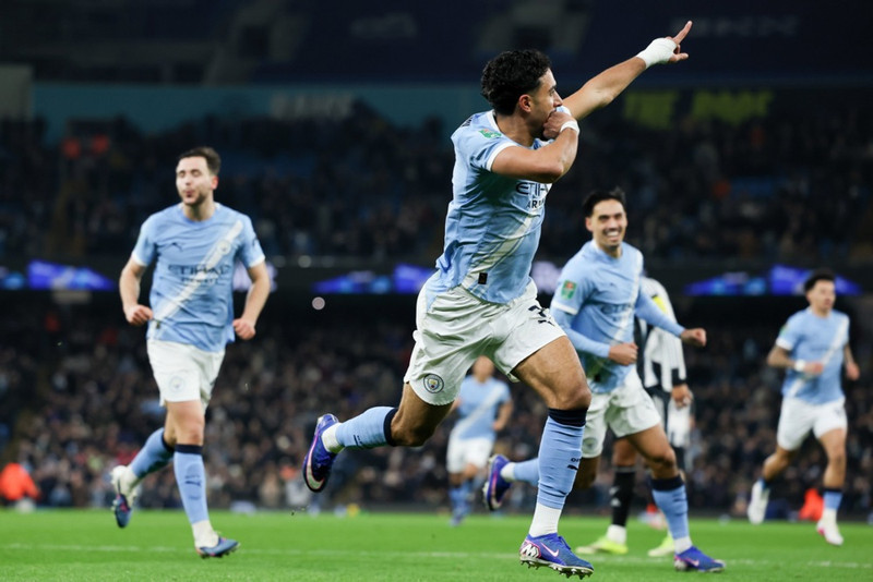 Omar Marmoush gerði tvö mörk fyrir Man City