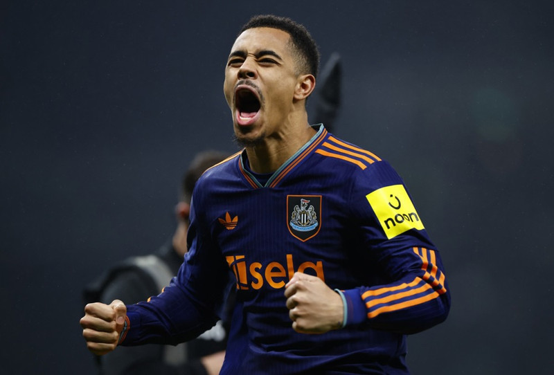 <b>Miðjumaður: Jacob Ramsey (Newcastle)</b> - Steig upp og skoraði sigurmarkið gegn Tottenham.