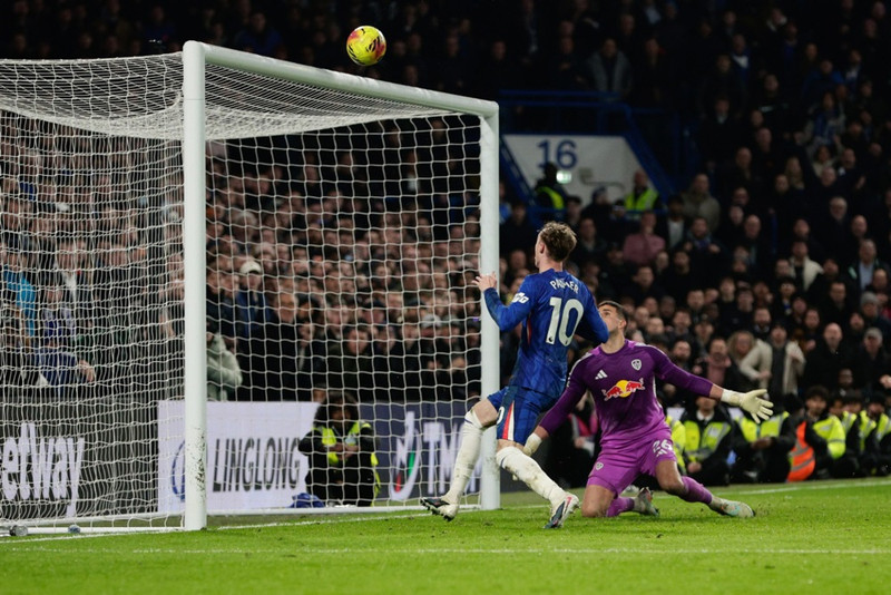 <b>Miðjumaður: Cole Palmer (Chelsea)</b> - Mark og stoðsending í 2-2 jafntefli gegn Leeds. En það sem allir eru að tala um er ÞETTA ótrúlega dauðafærisklúður hans í blálokin!