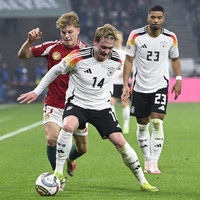 Valdi Ajax framyfir Leeds (Staðfest)