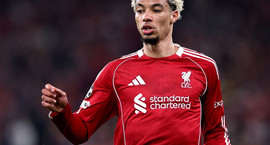 Ekitike fór af velli með tárin í augunum