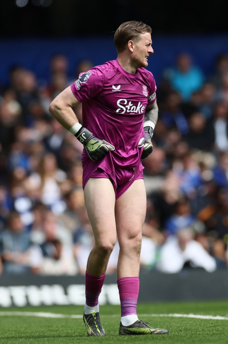 Pickford reglulega að rugla eitthvað í stuttbuxunum.